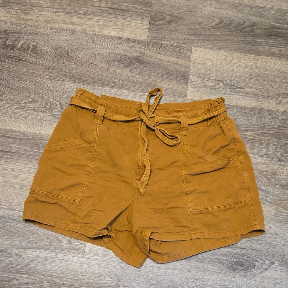 Old Navy Dark Mustard Belted Shorts M